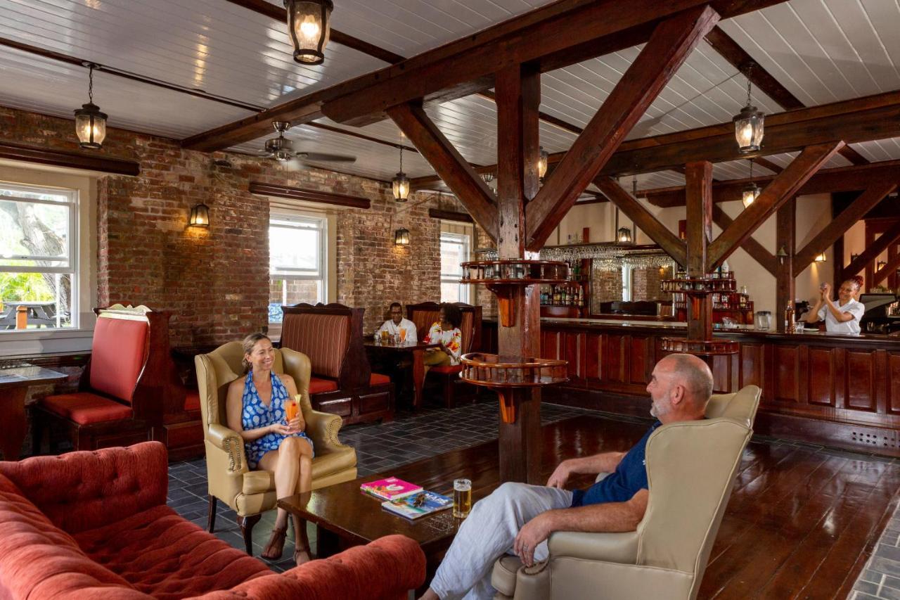 Copper And Lumber Store Hotel English Harbour エクステリア 写真