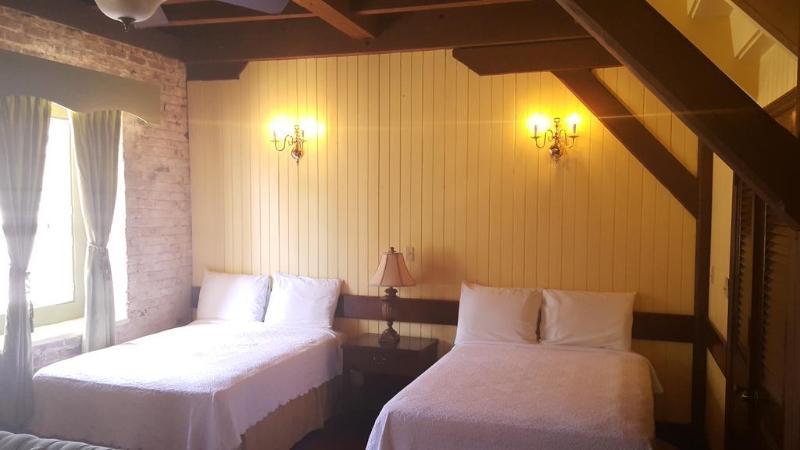 Copper And Lumber Store Hotel English Harbour エクステリア 写真