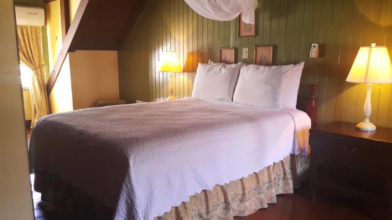 Copper And Lumber Store Hotel English Harbour エクステリア 写真