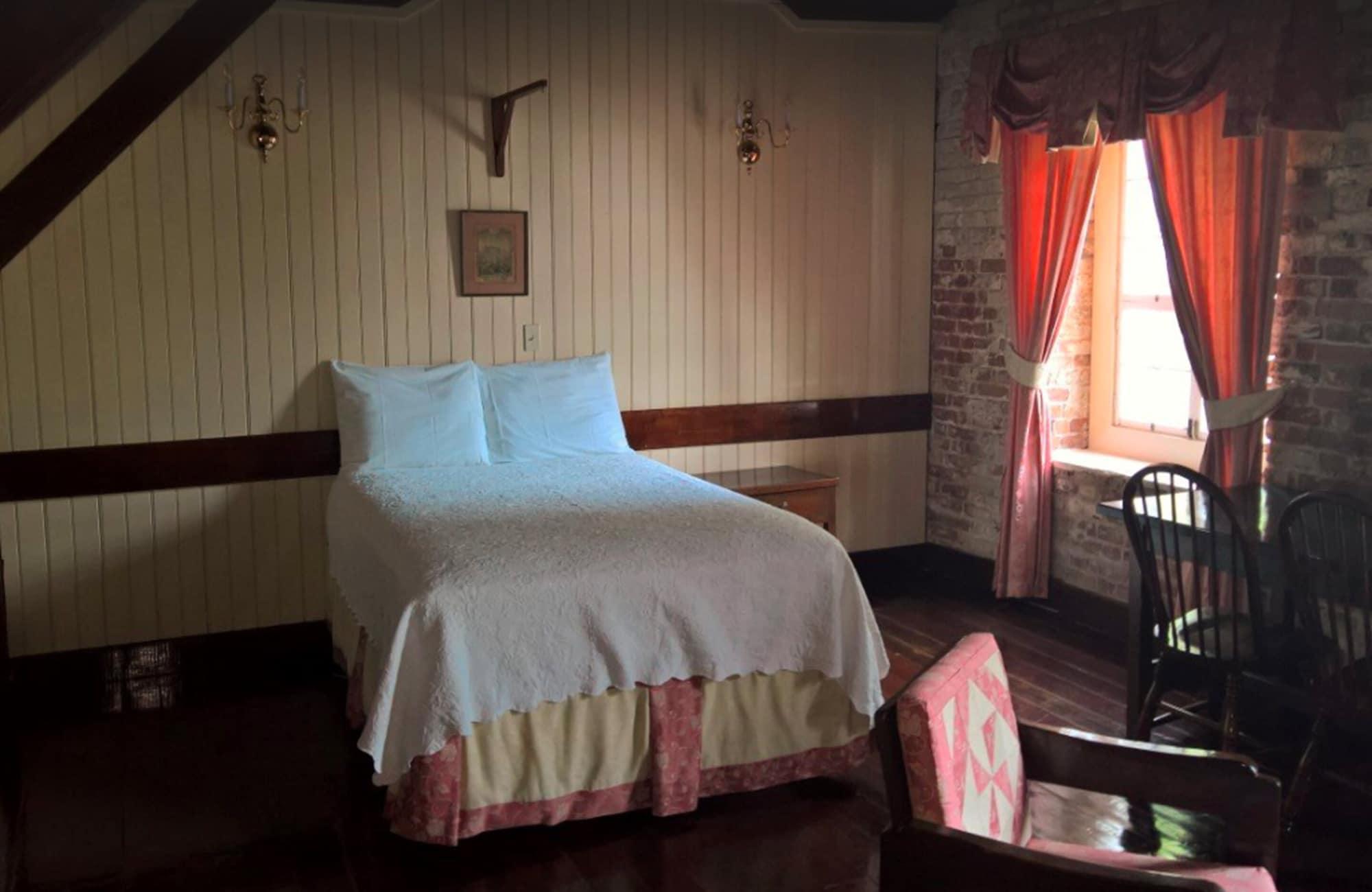 Copper And Lumber Store Hotel English Harbour エクステリア 写真