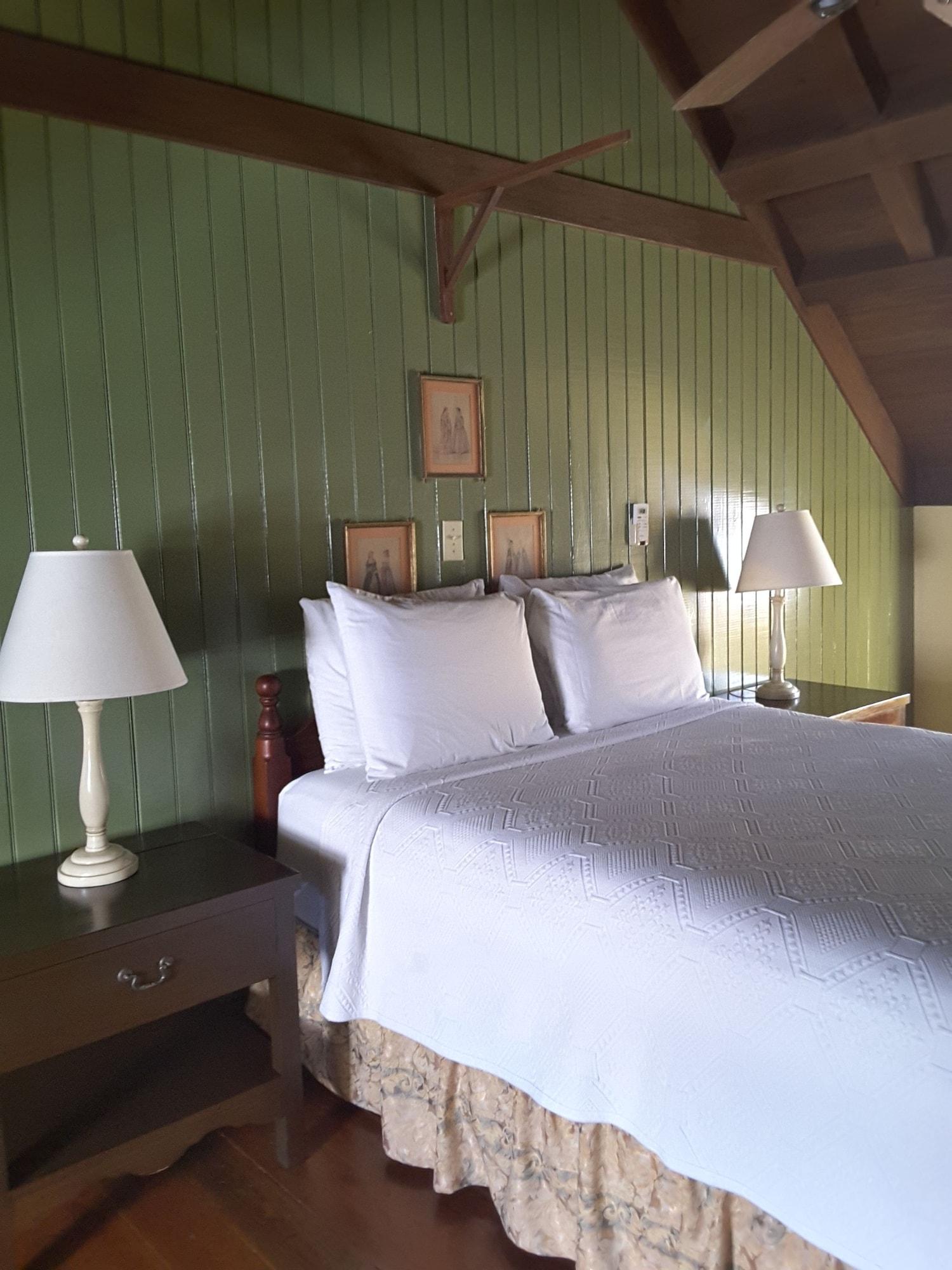 Copper And Lumber Store Hotel English Harbour エクステリア 写真