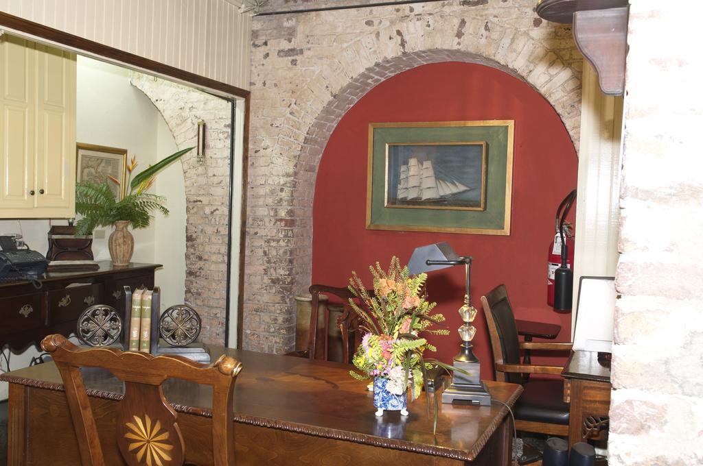 Copper And Lumber Store Hotel English Harbour エクステリア 写真