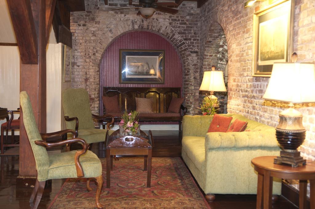 Copper And Lumber Store Hotel English Harbour エクステリア 写真
